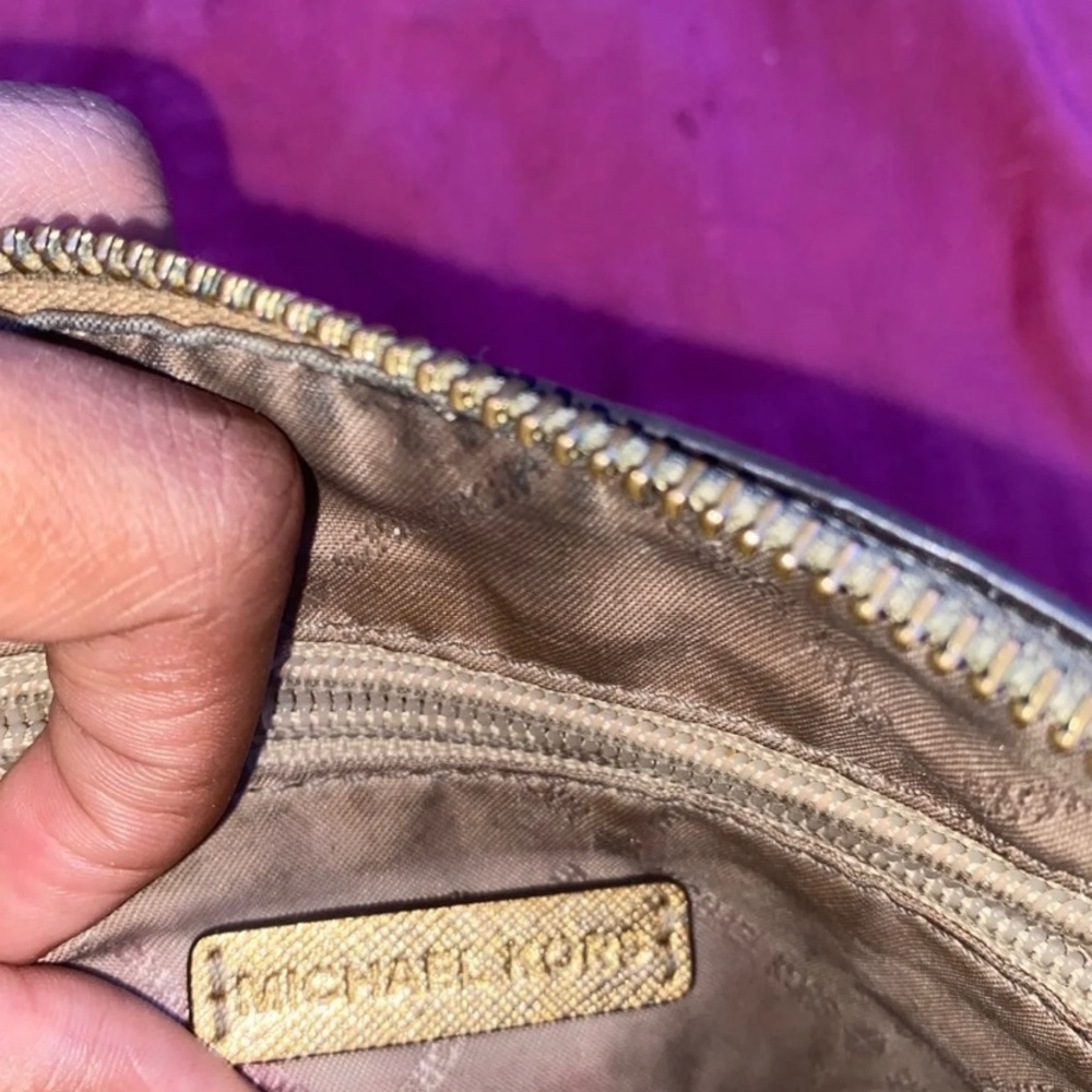 Michael Kors Crossbody - Picture 3 of 3